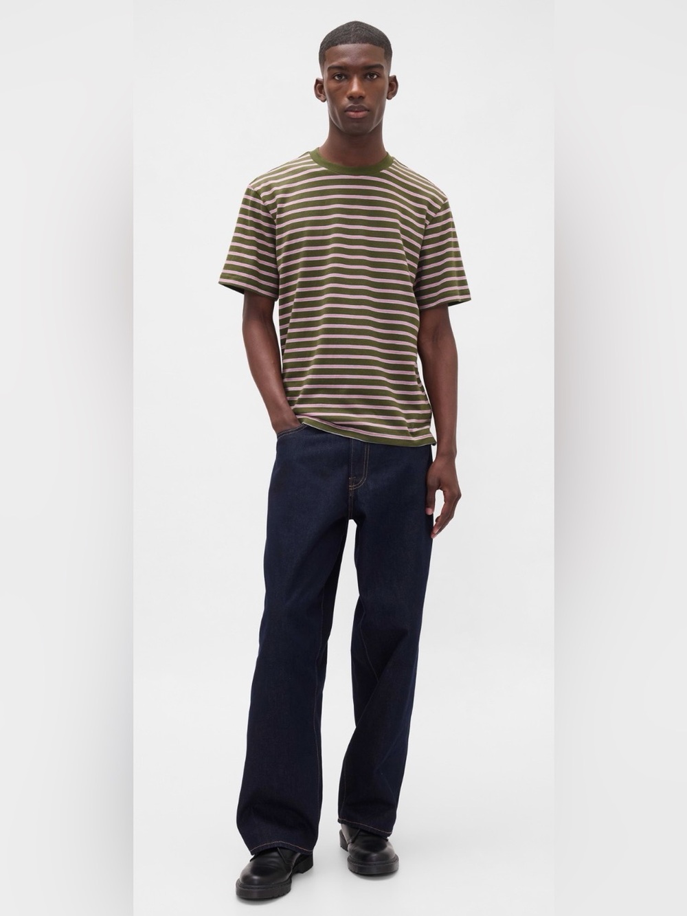 GAP Adult Heavyweight Relaxed T-Shirt - Picture 2 of 6